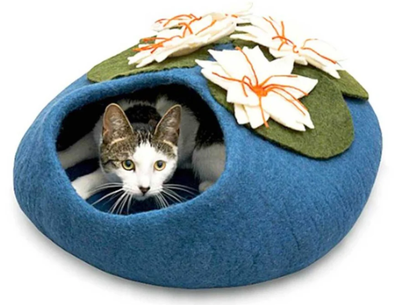 Why Handmade Cat Caves Make the Perfect Gift for Cat Lovers in 2024